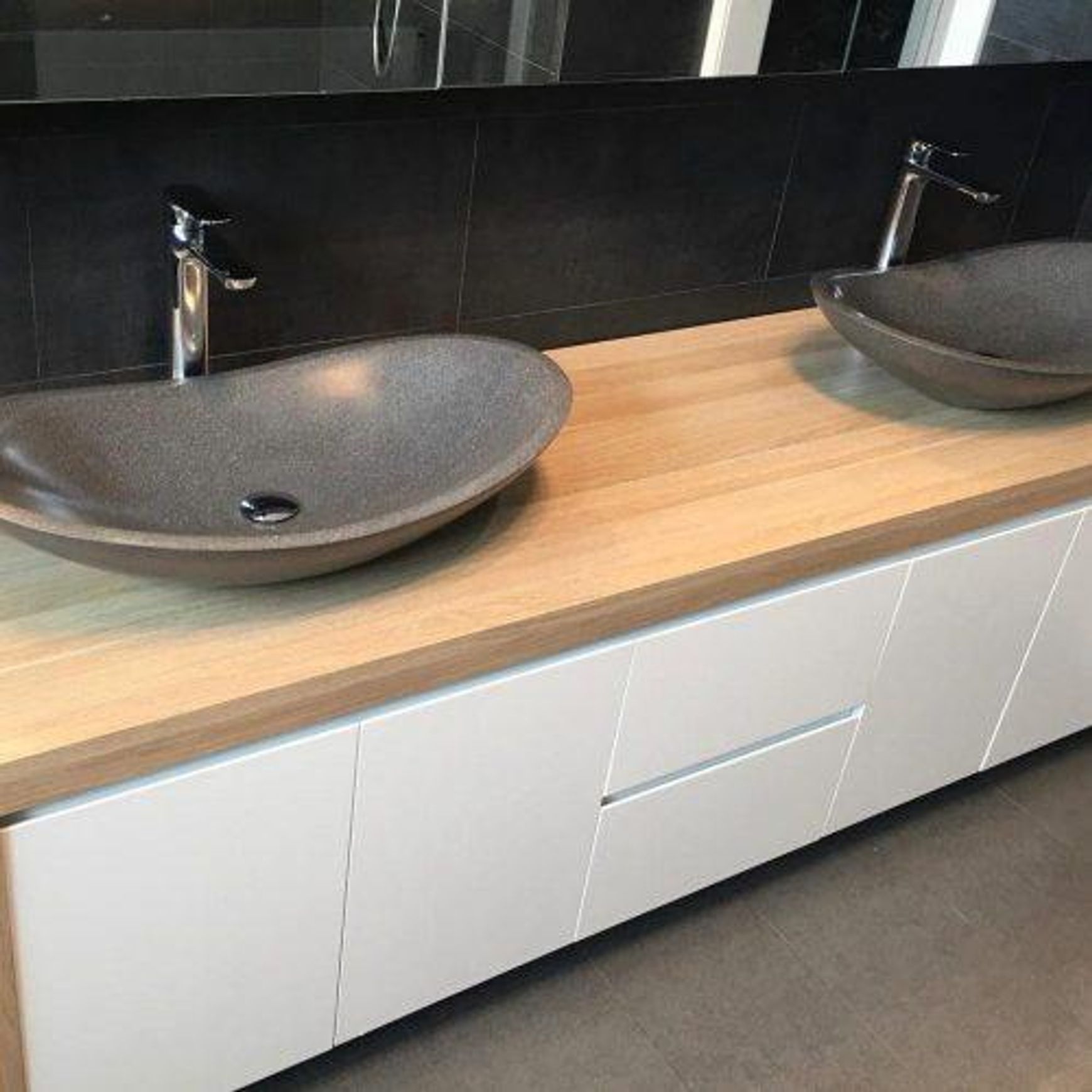 Pietra Bianca Boat Stone Basin