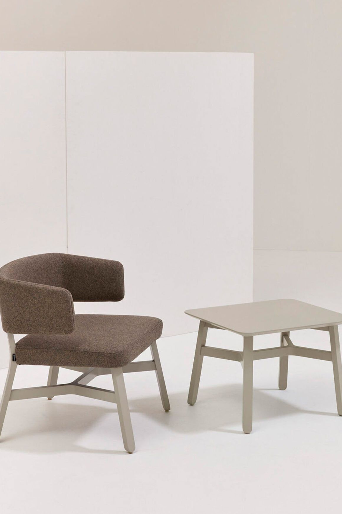 Croissant Lounge Chair