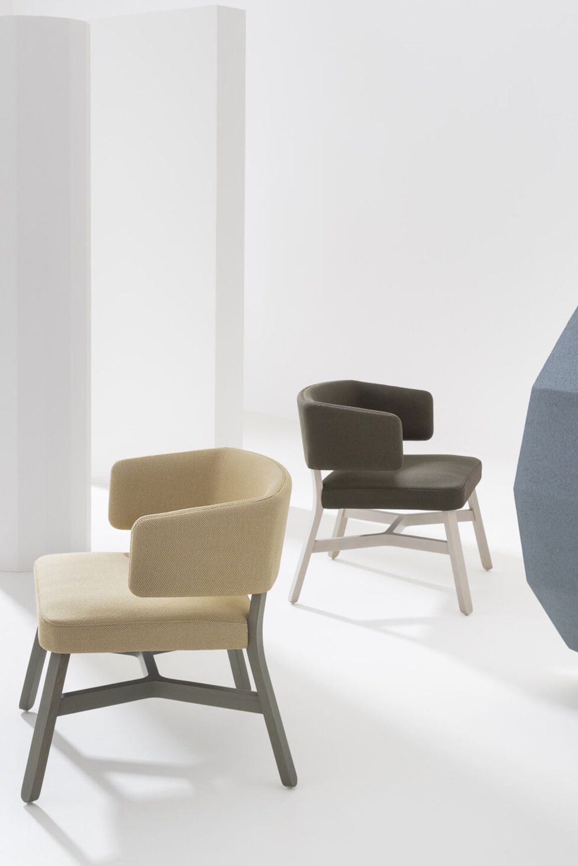 Croissant Lounge Chair