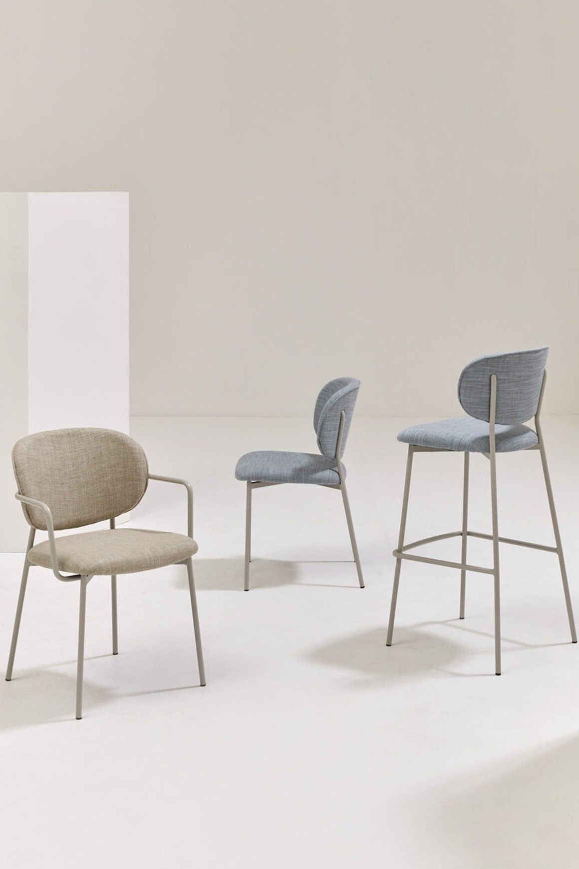 Wround Chair with Arms
