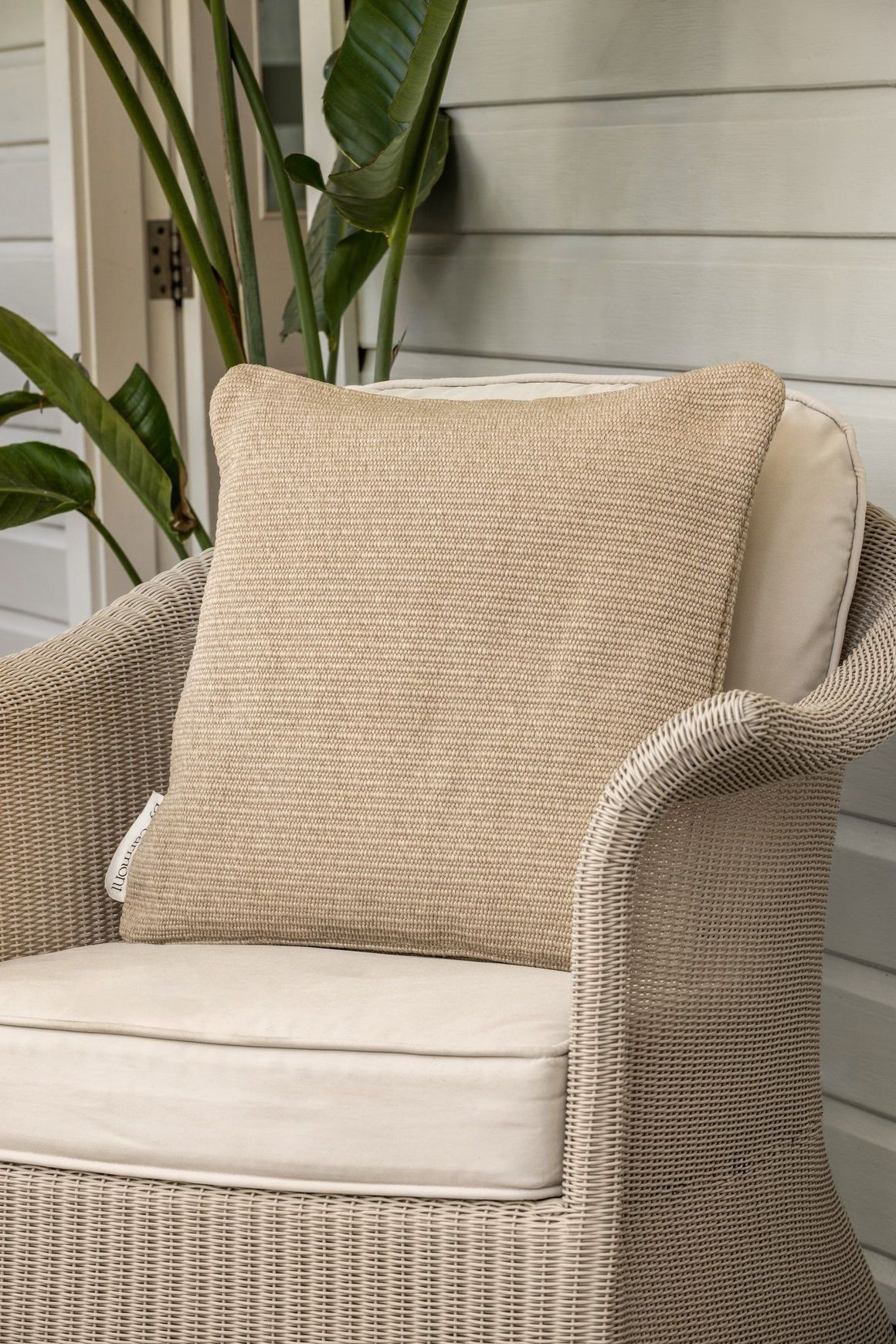 By Carmont Huxley Cushion Cover – Cameo