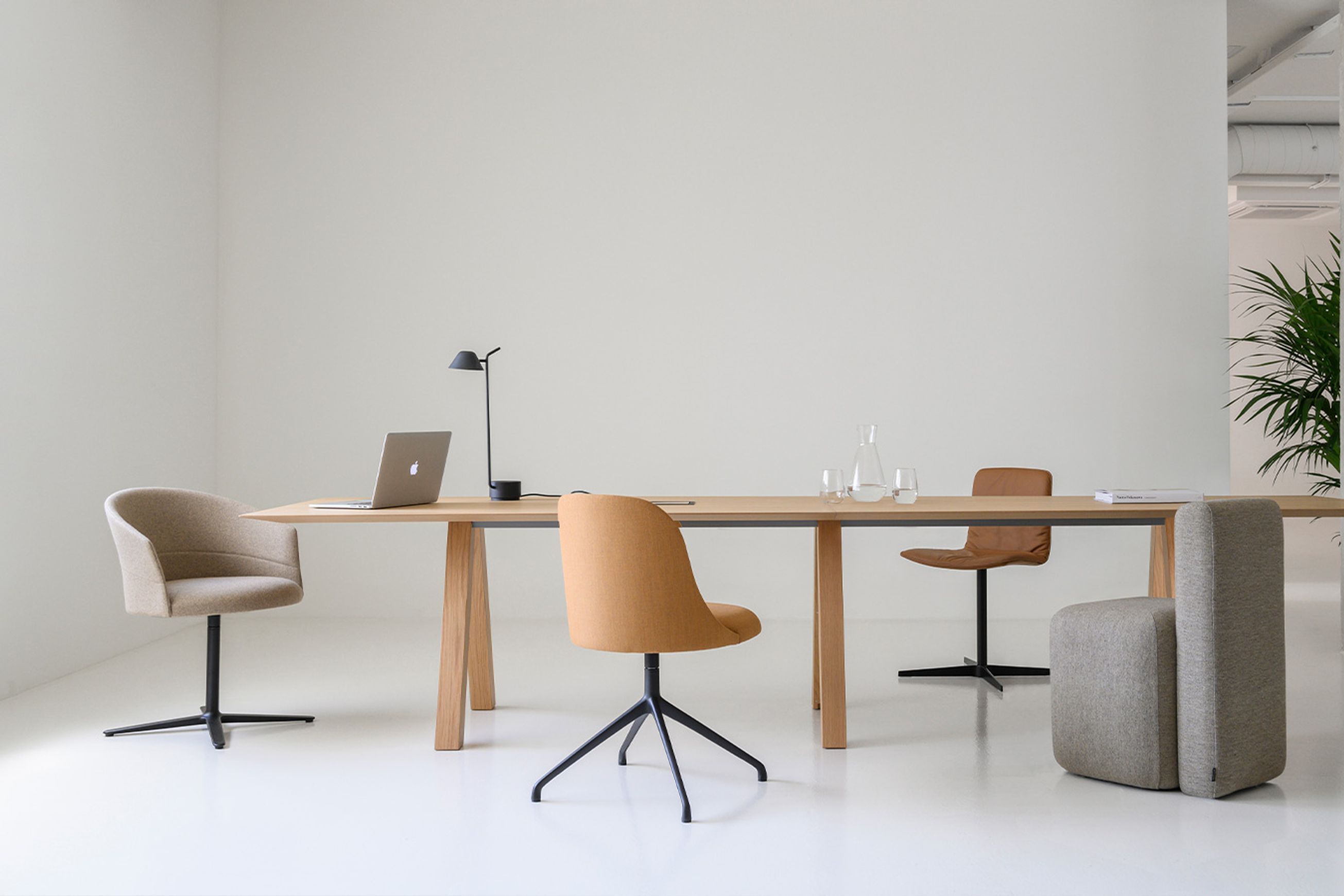Copa Chair - Pyramid Swivel