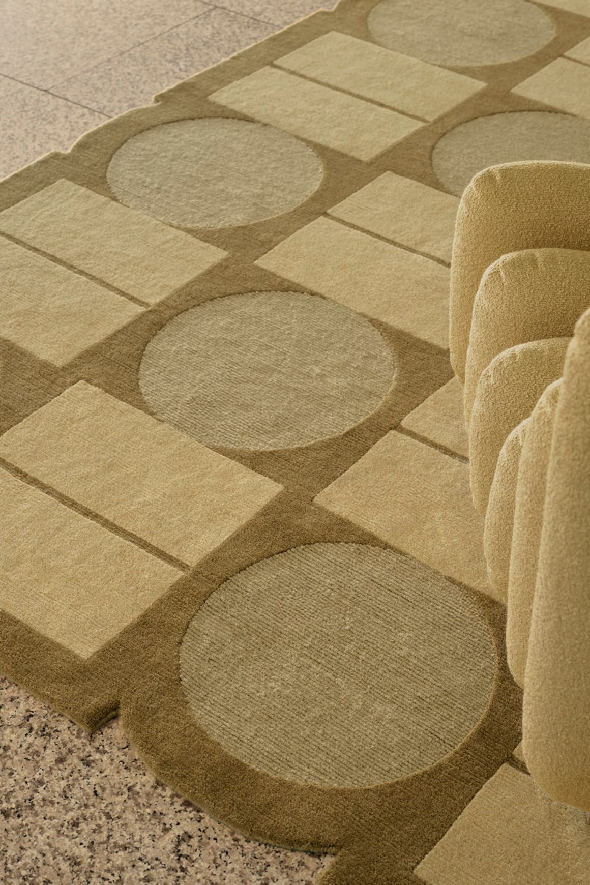 Vivo l Handknotted Rugs