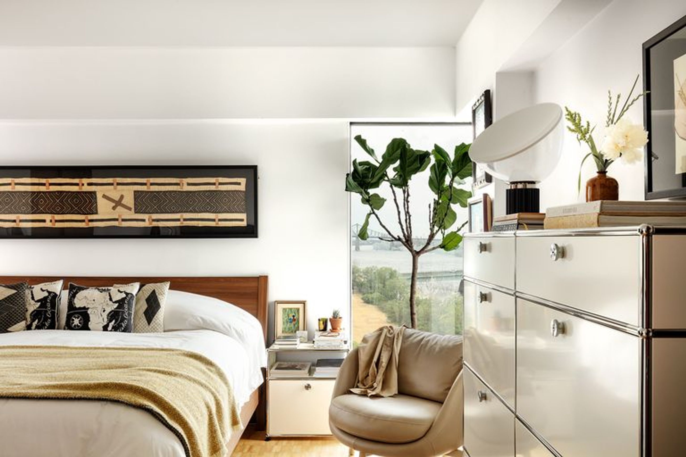 Haller Bedside