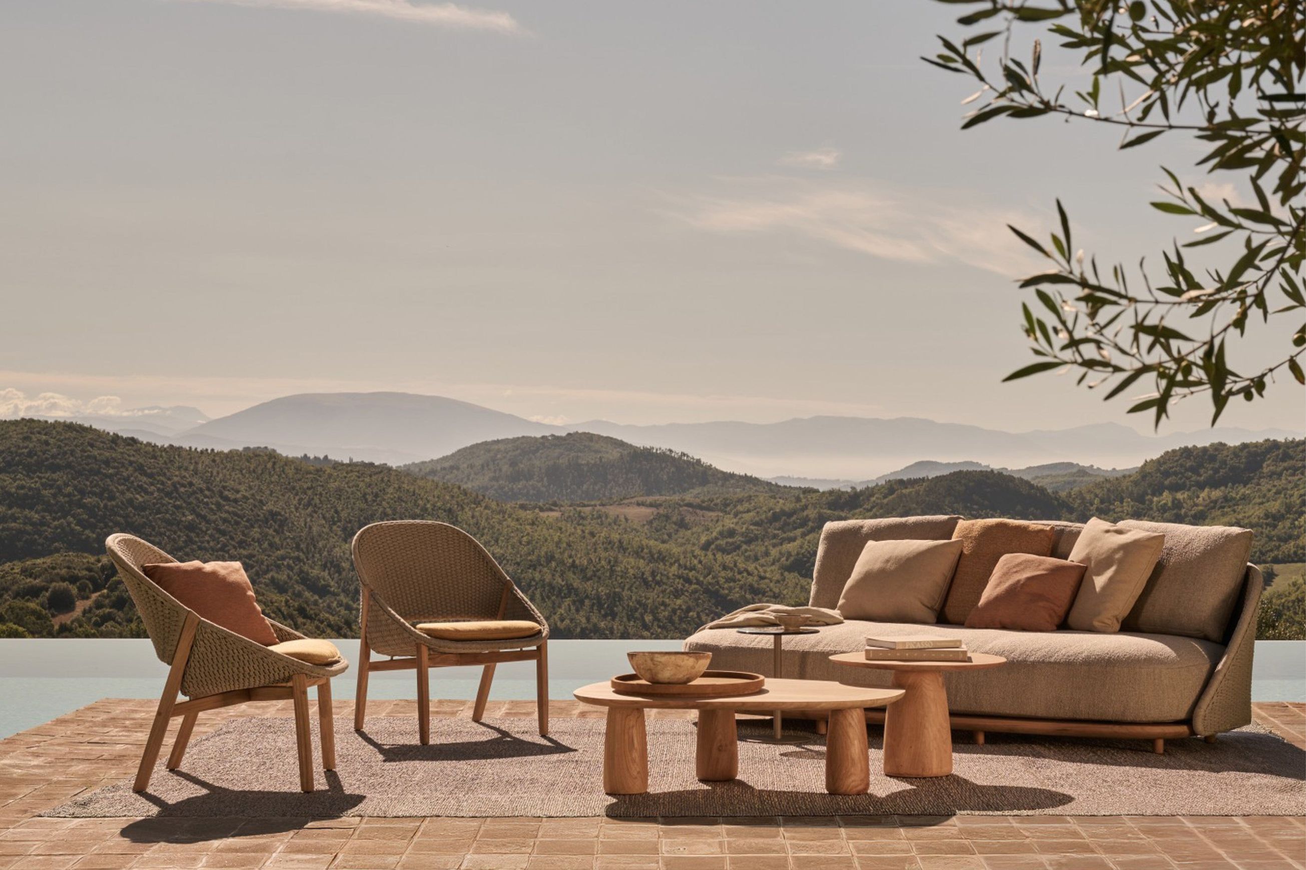 Elio Sofa (Collection Addition)