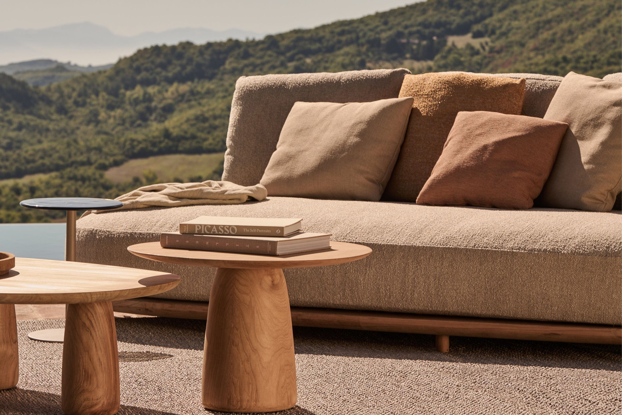 Elio Sofa (Collection Addition)
