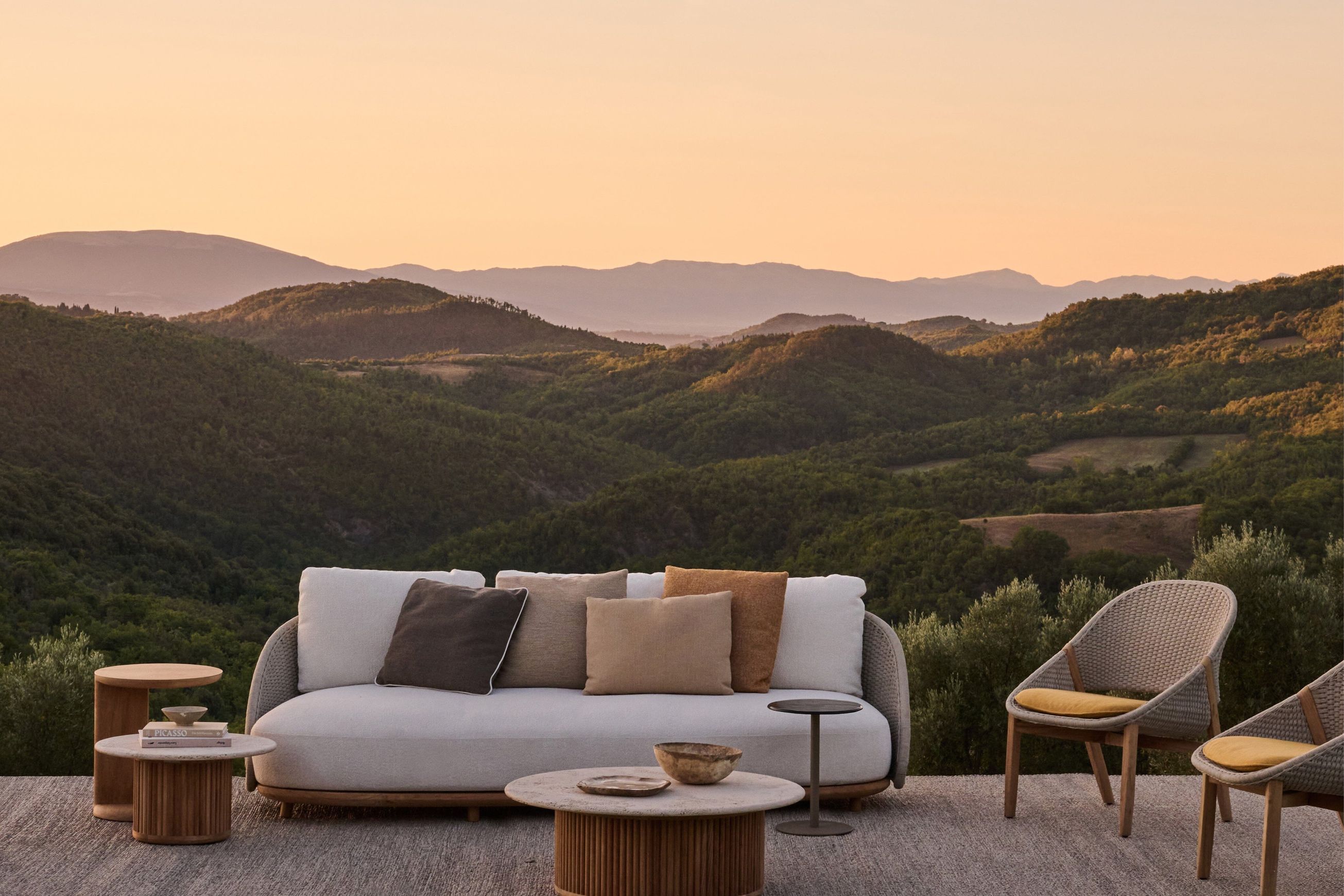 Elio Sofa (Collection Addition)