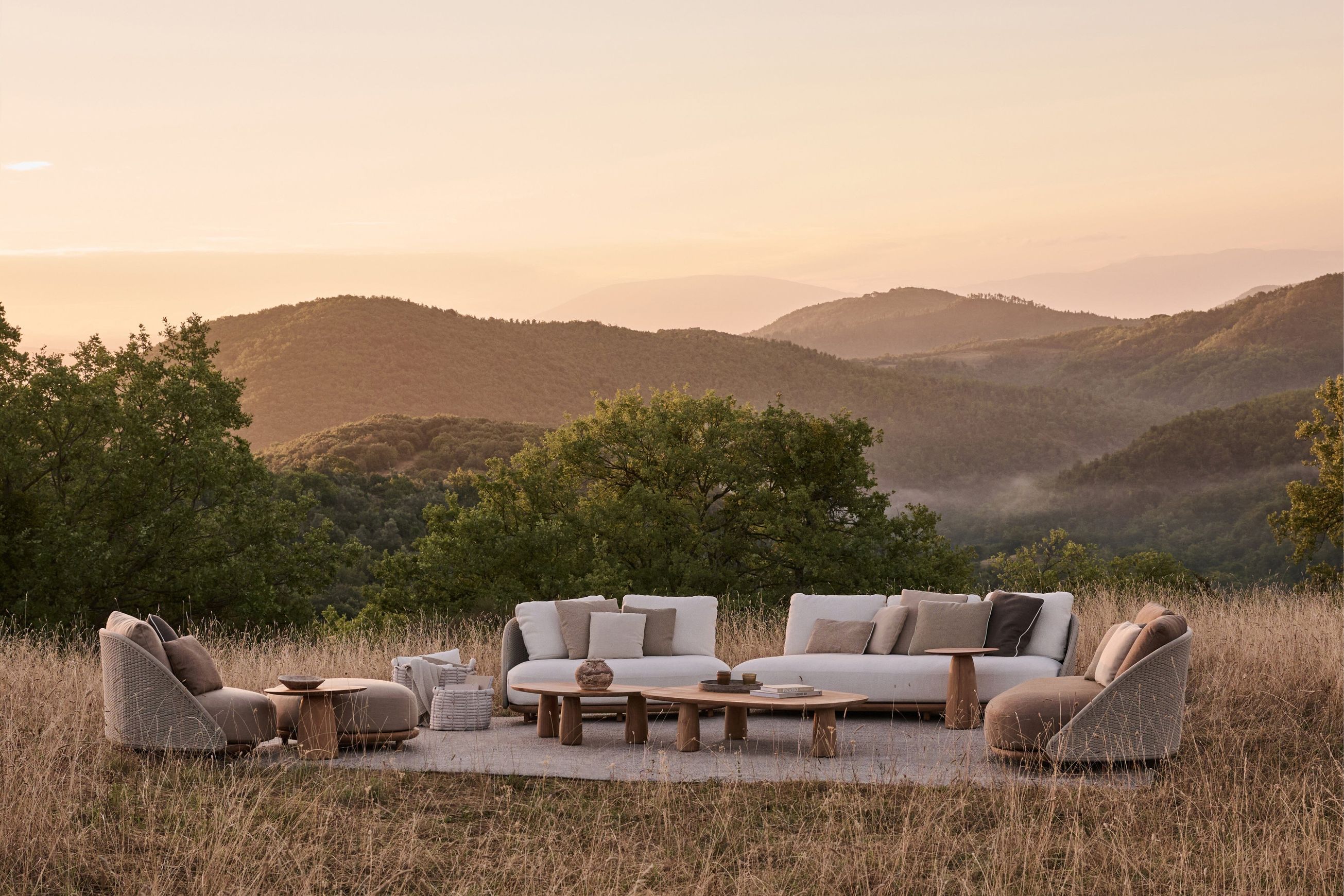 Elio Sofa (Collection Addition)