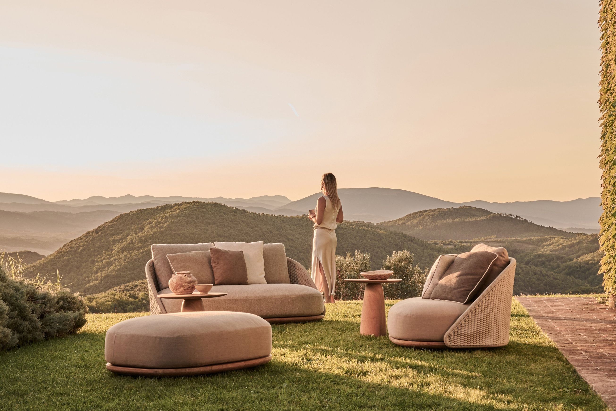 Elio Sofa (Collection Addition)
