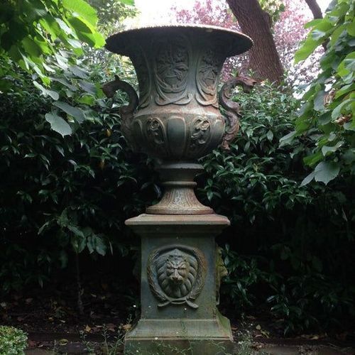 Bordeaux Urn and Base Set 160cm