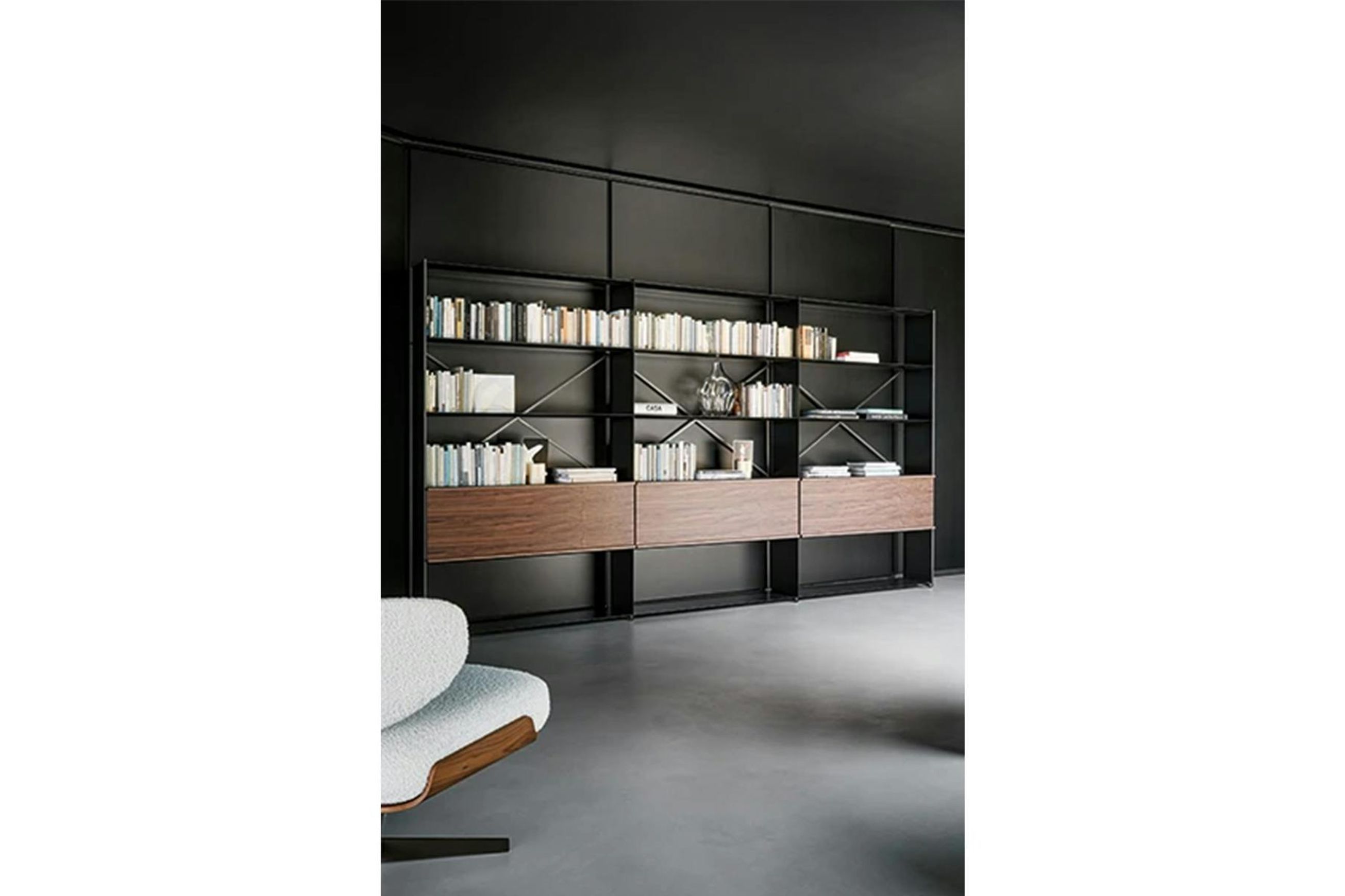 Kaos Bookshelf