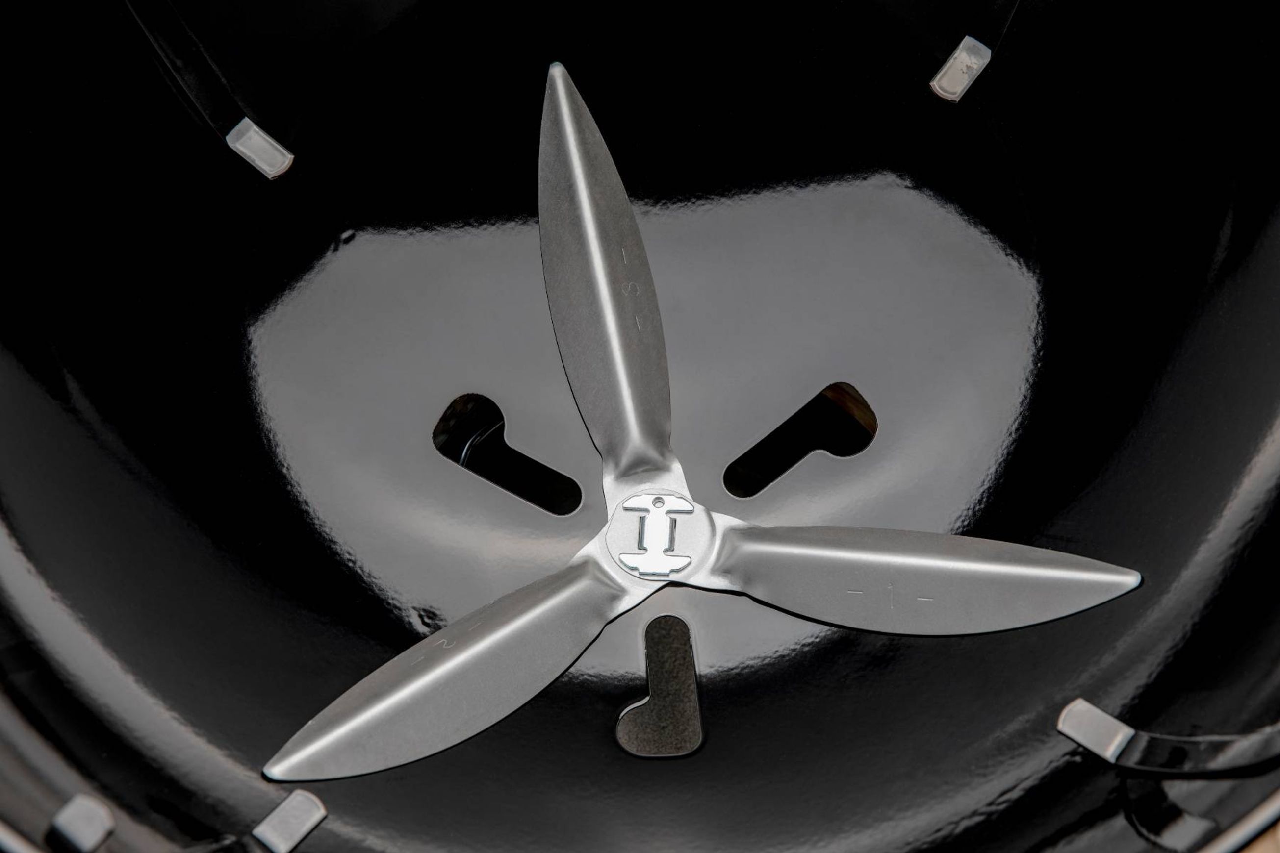 Weber 57cm Master Touch Kettle