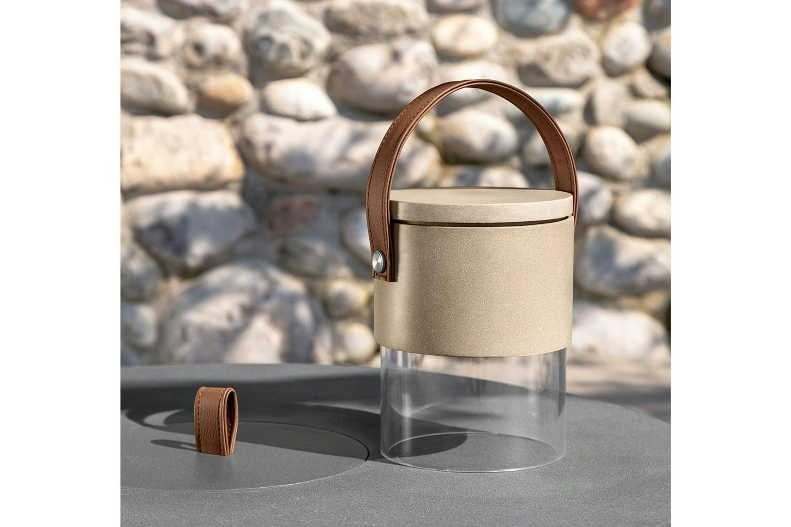 Kuka Outdoor Lamp
