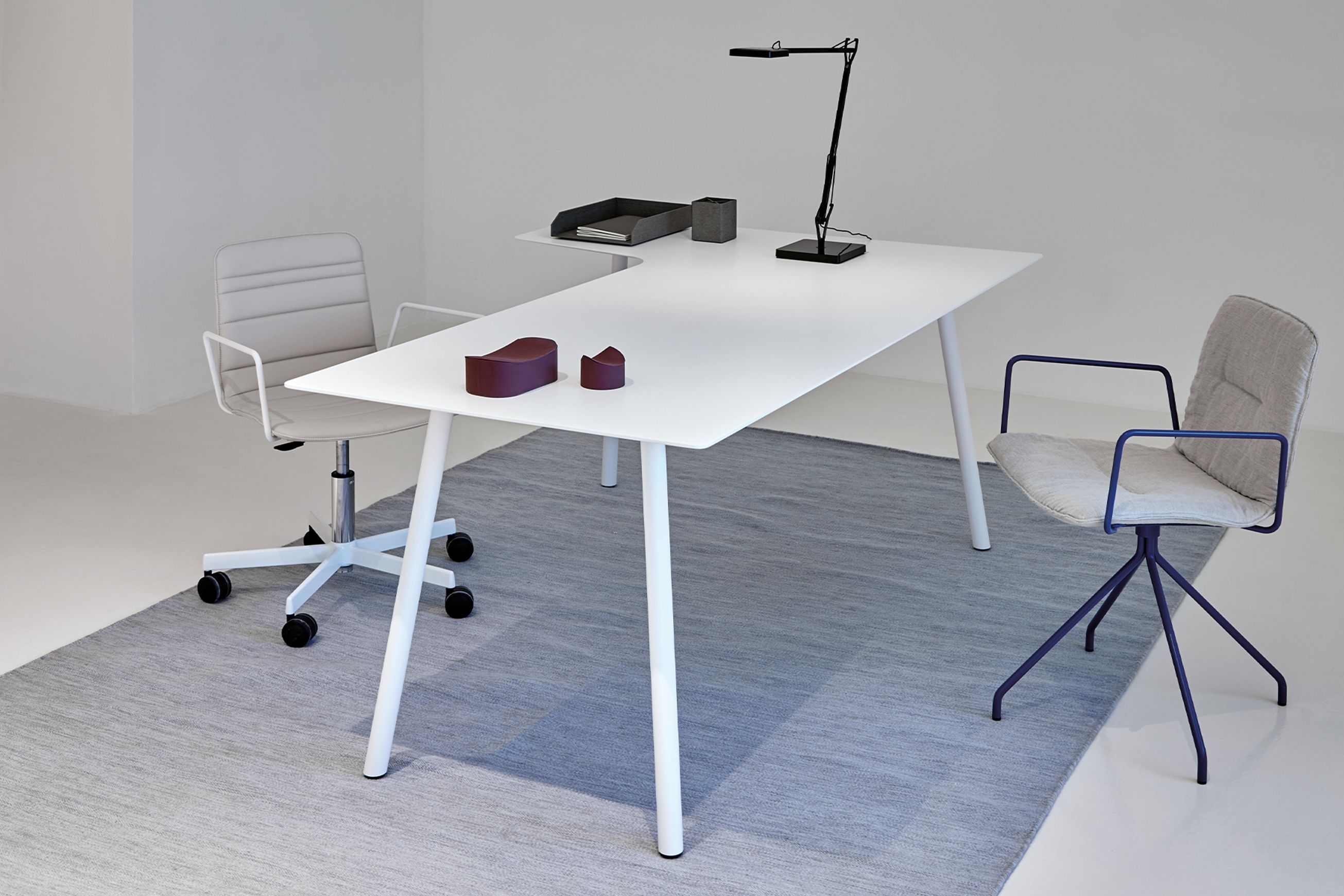 Maarten Chair - Five Castors