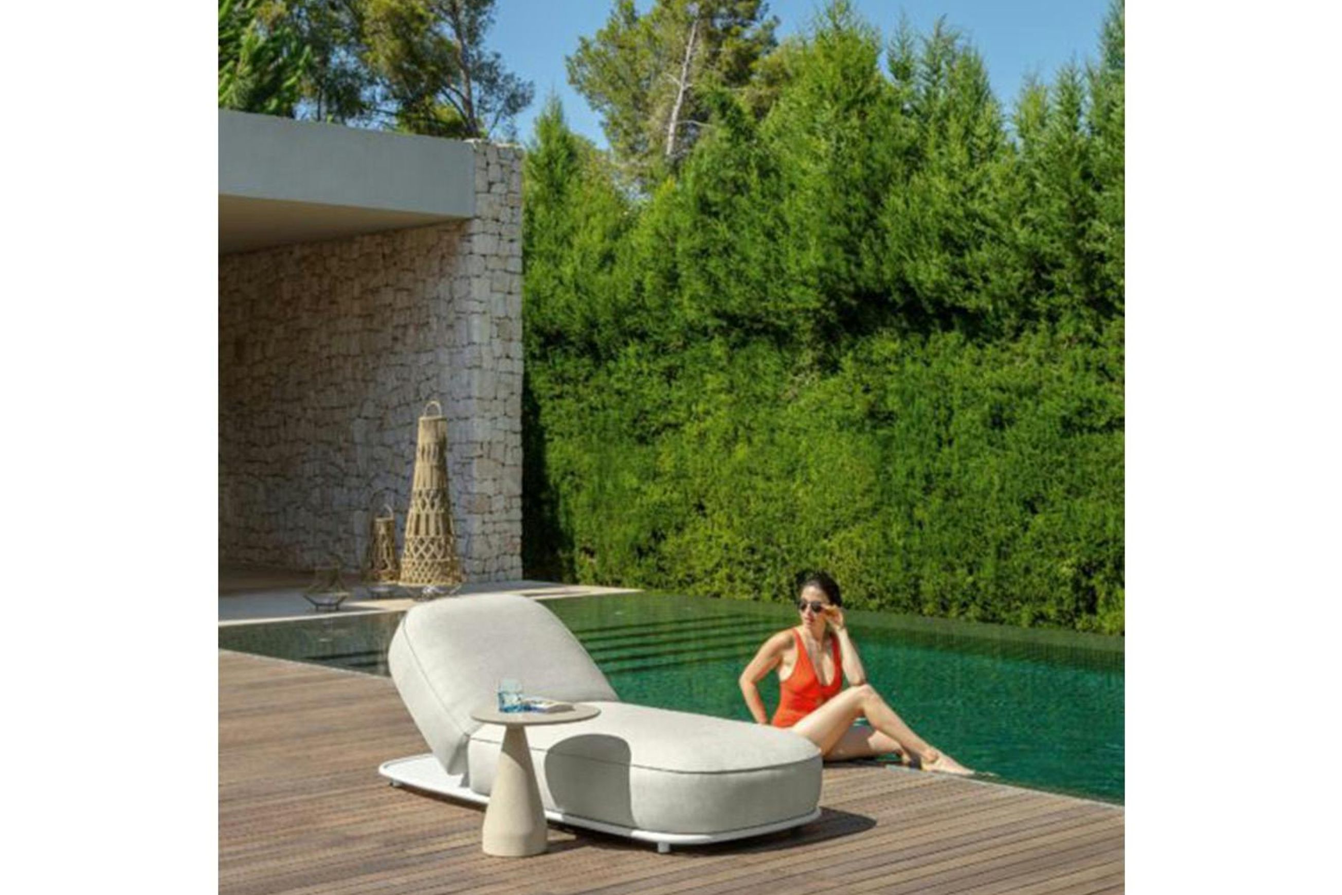Plaza Outdoor Coffee Table