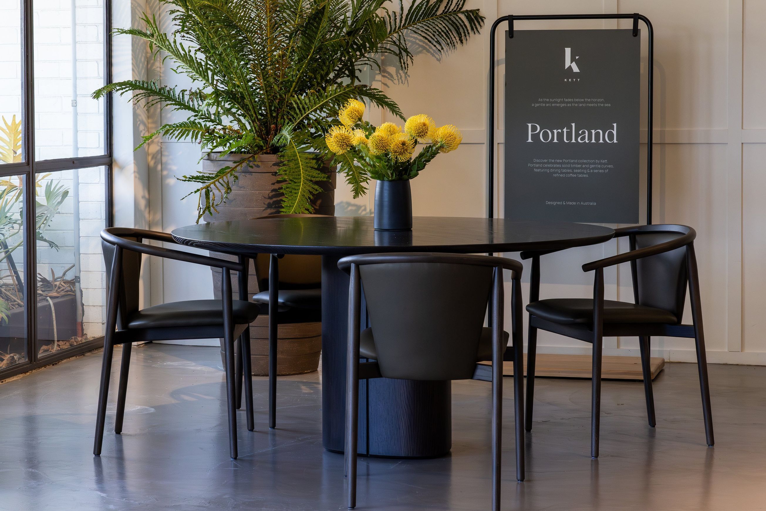 Portland Pedestal Dining Table