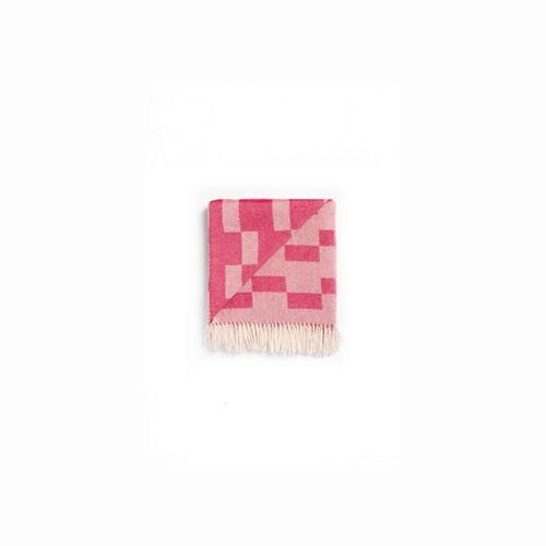 Ruanui Station Lambswool Throw - Rakatunga Raspberry