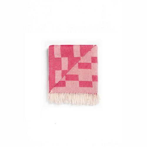 Ruanui Station Lambswool Throw - Rakatunga Raspberry