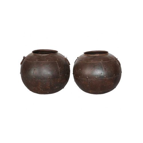 Studded Iron Pot - Round