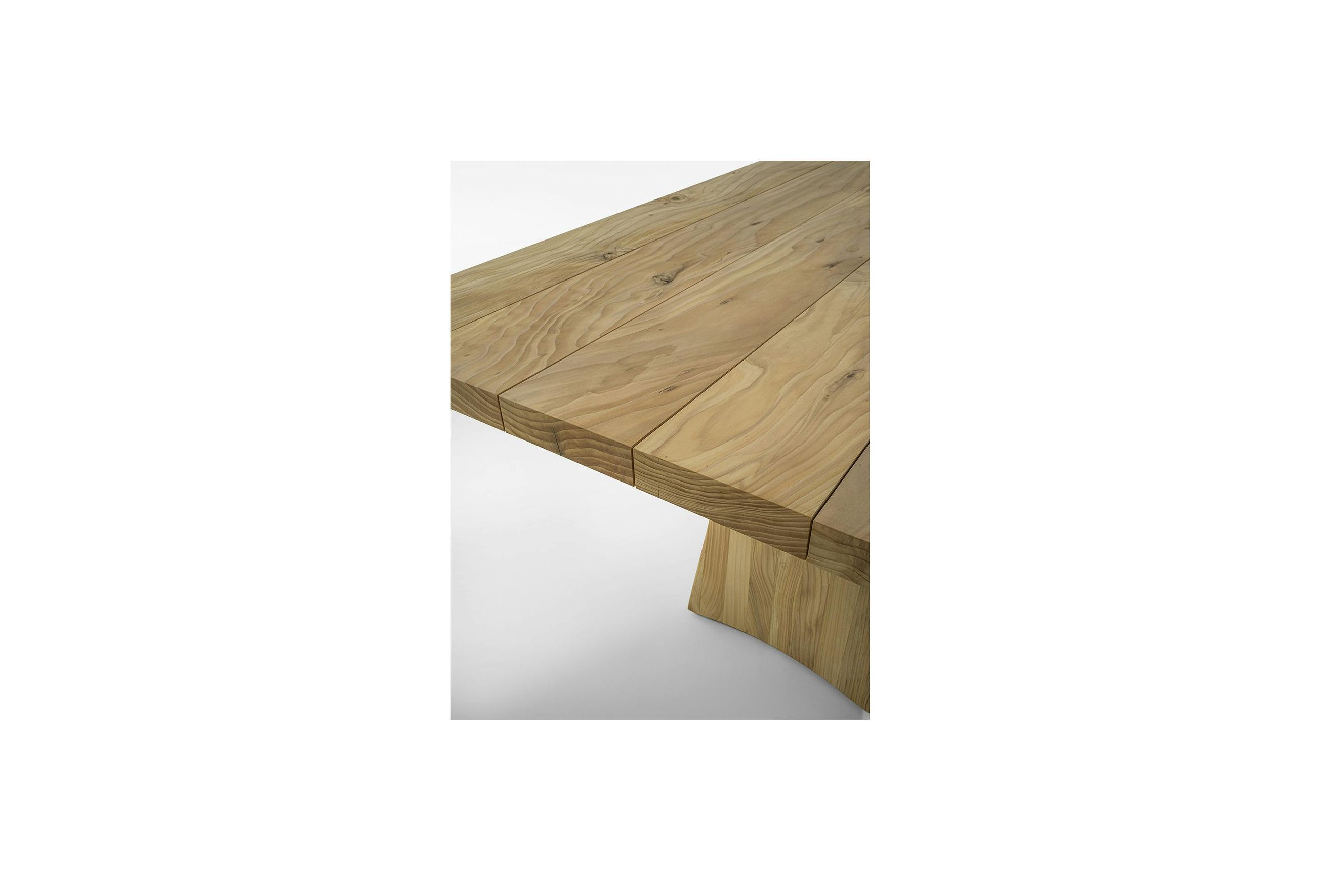 Swing Outdoor Dining Table