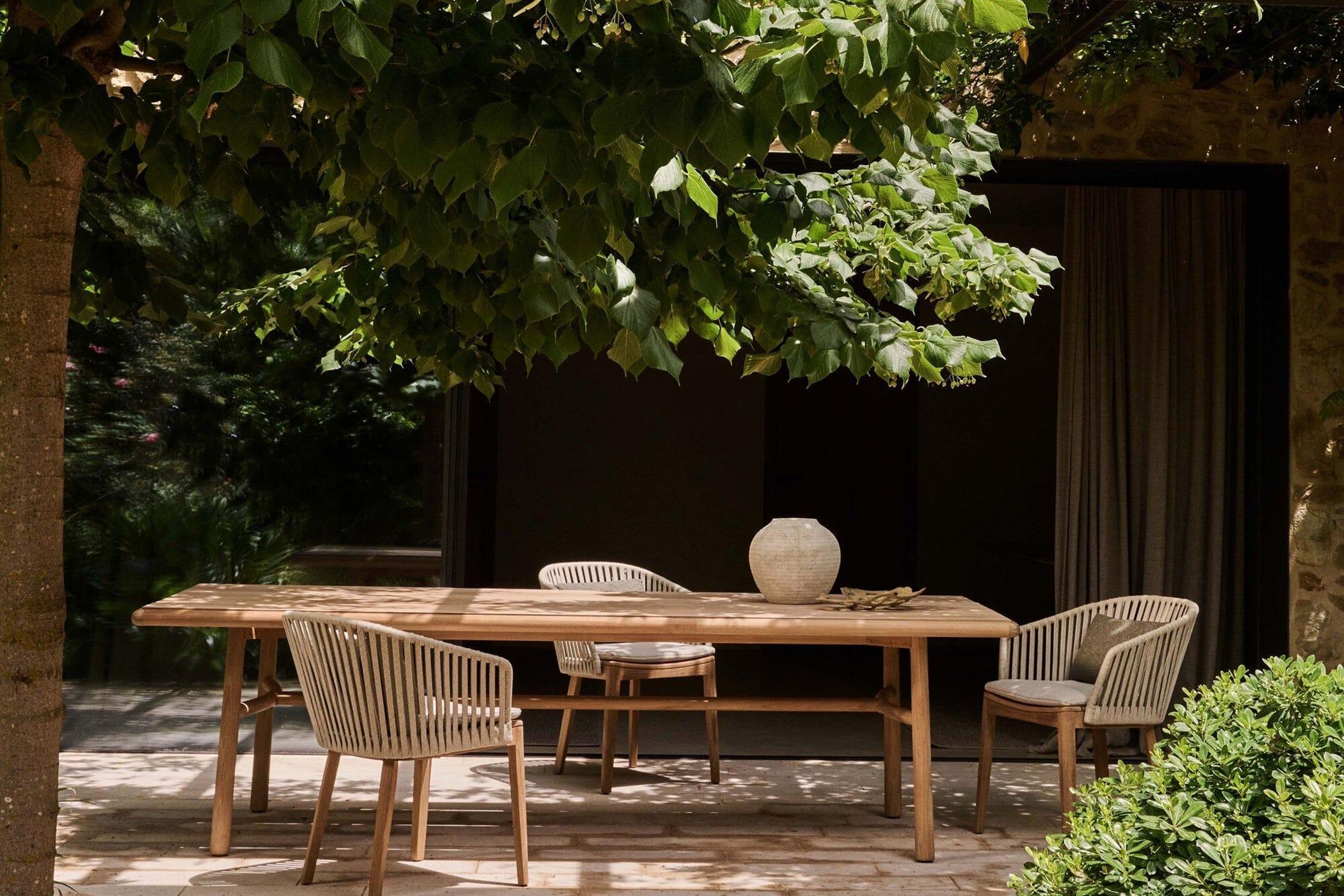 Ukiyo Dining Table