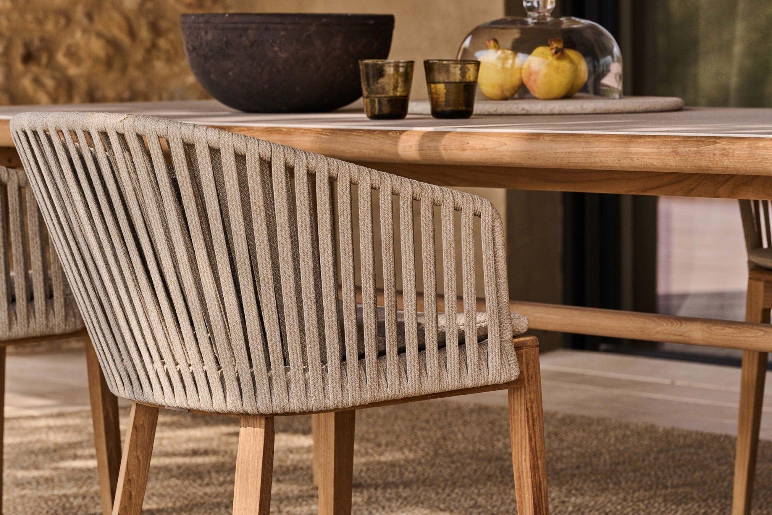 Ukiyo Dining Table