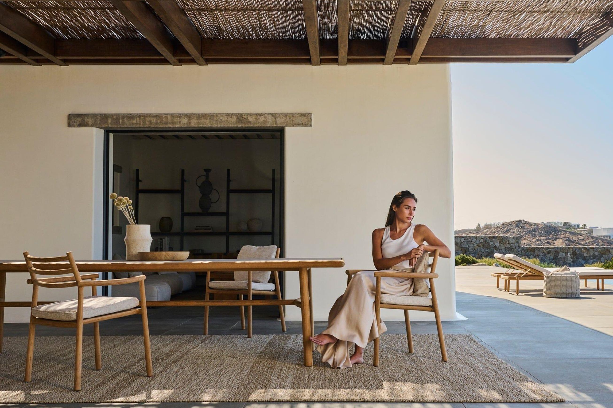 Ukiyo Dining Table