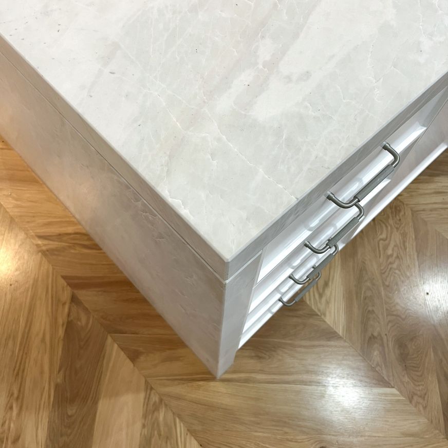 Hyper White | Dolomite | Honed
