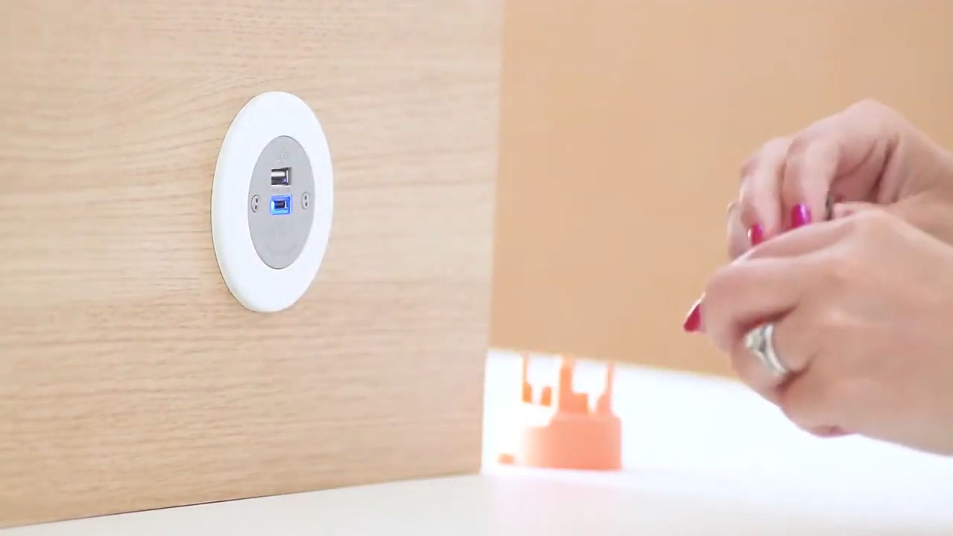 TUF R (Replaceable / Upgradeable) USB Fast Charging