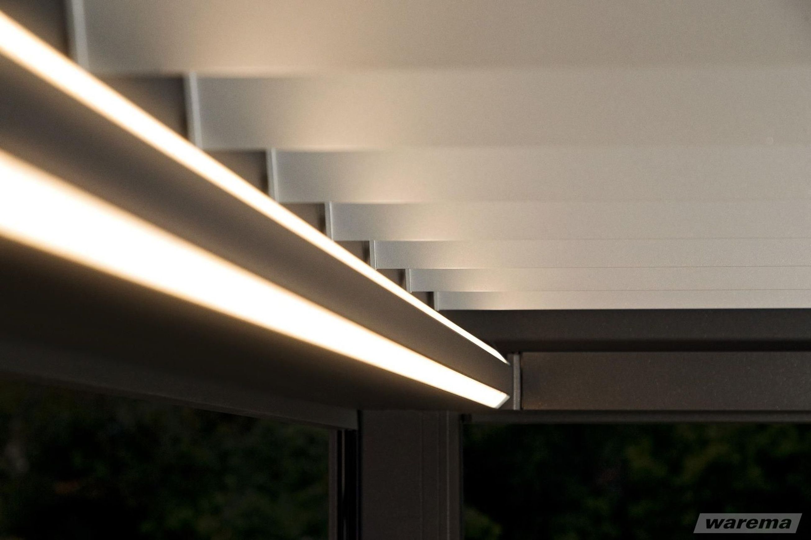 Lamaxa L70 Louvre Roof | Warema