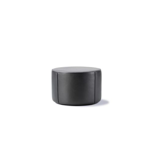 Mono Pouf Medium by Fredericia