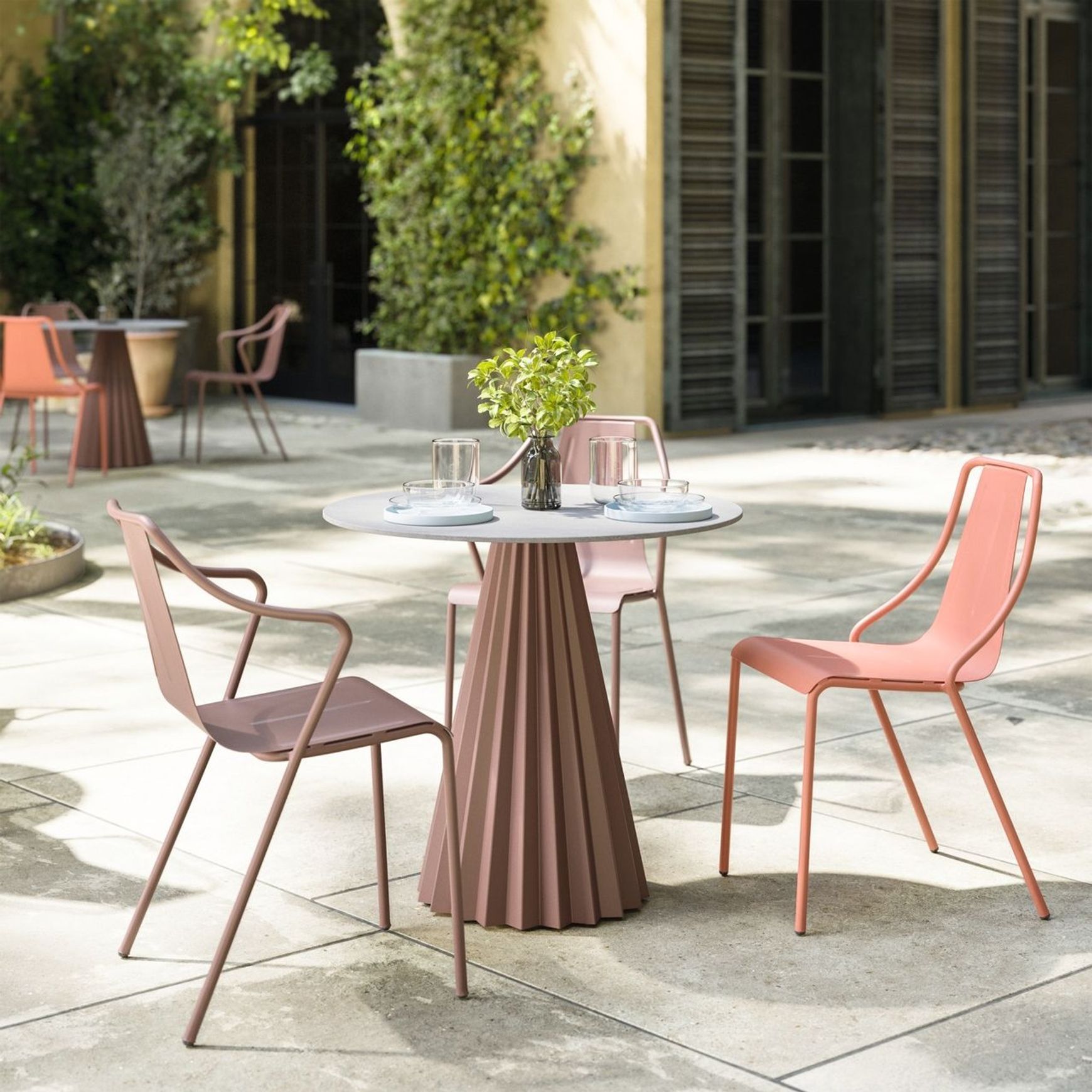 Plisse Outdoor Bistro Table