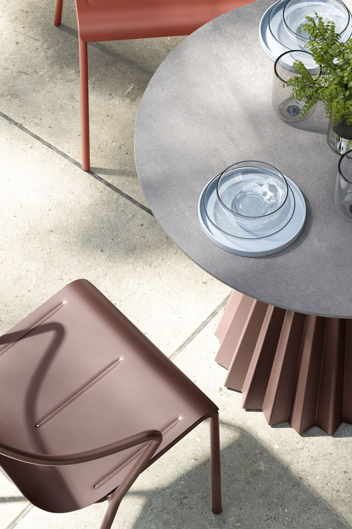 Plisse Outdoor Bistro Table
