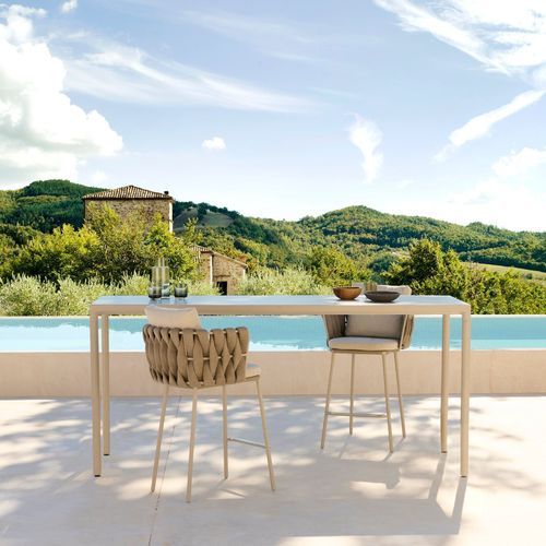 Illum | Bar Table