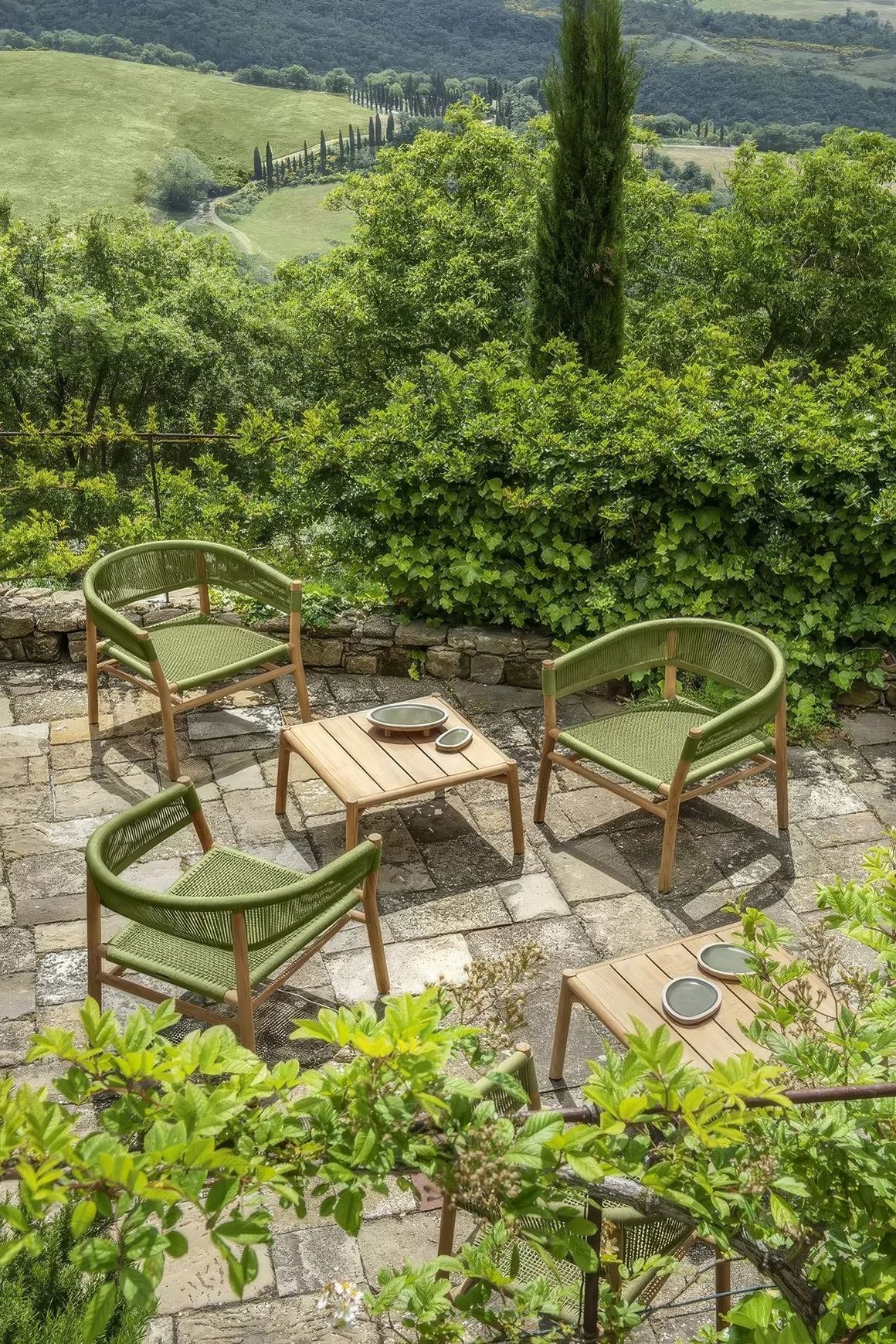ETHIMO KILT Lounge Armchair