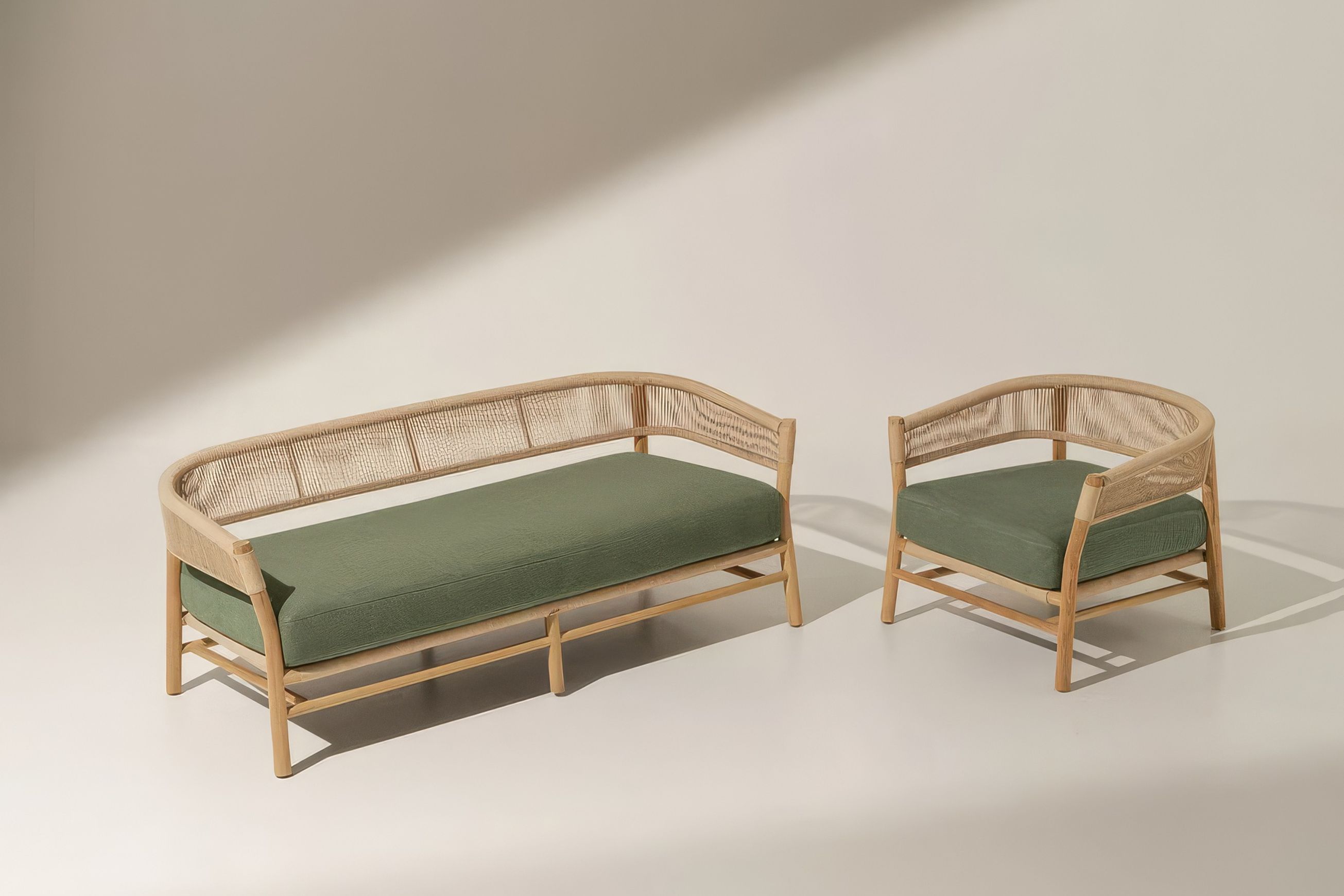 ETHIMO KILT Lounge Armchair