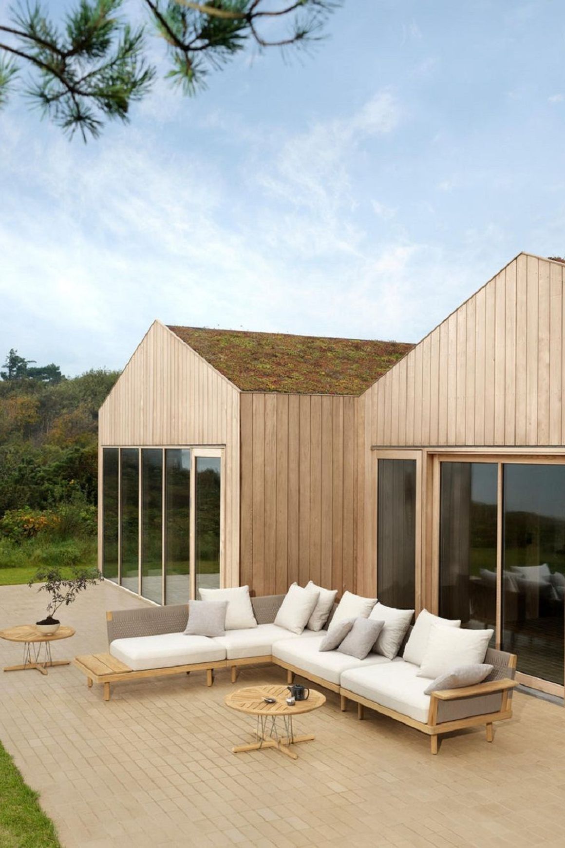 EOOS Embrace Outdoor Series