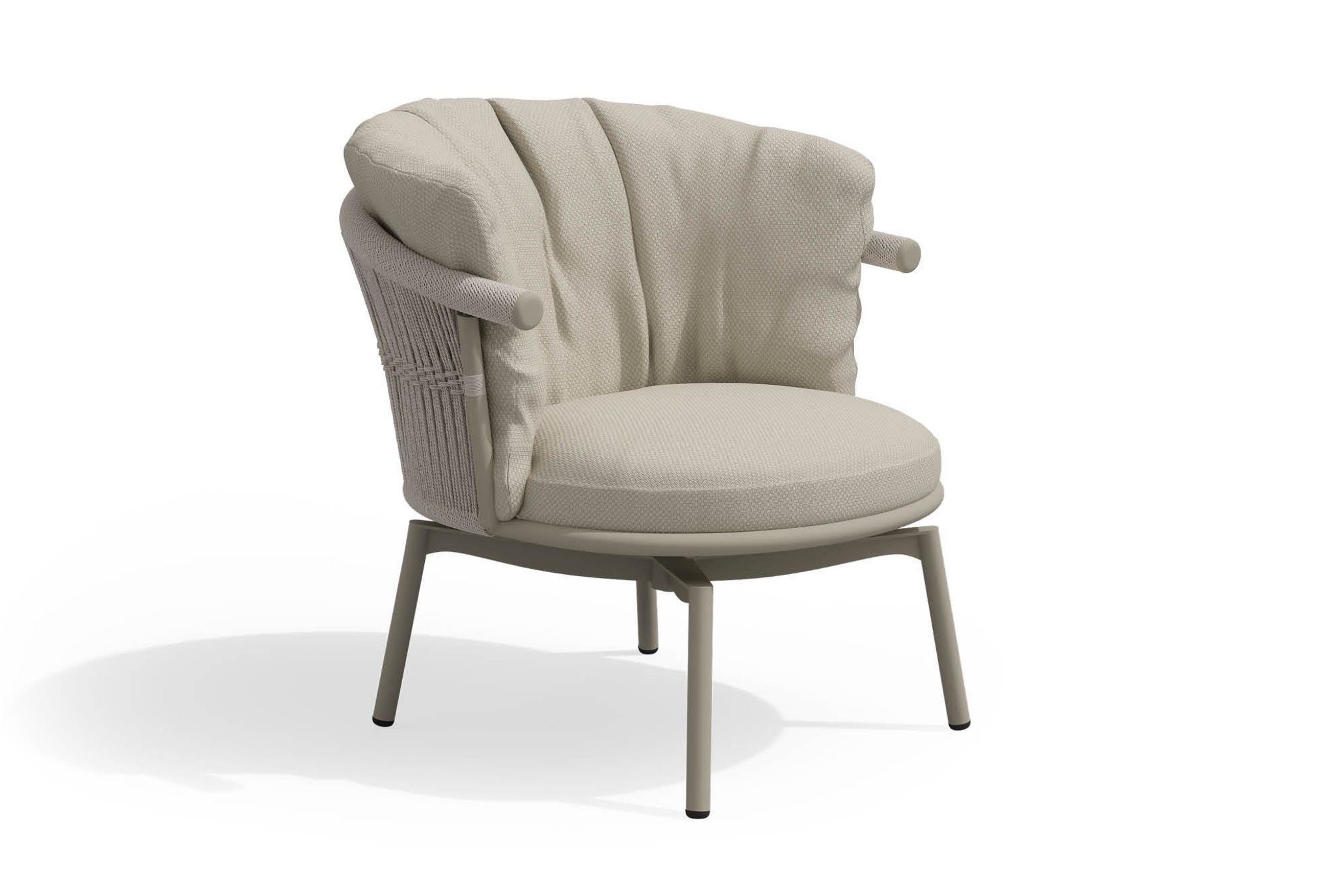 Cesta Swivel Lounge Chair