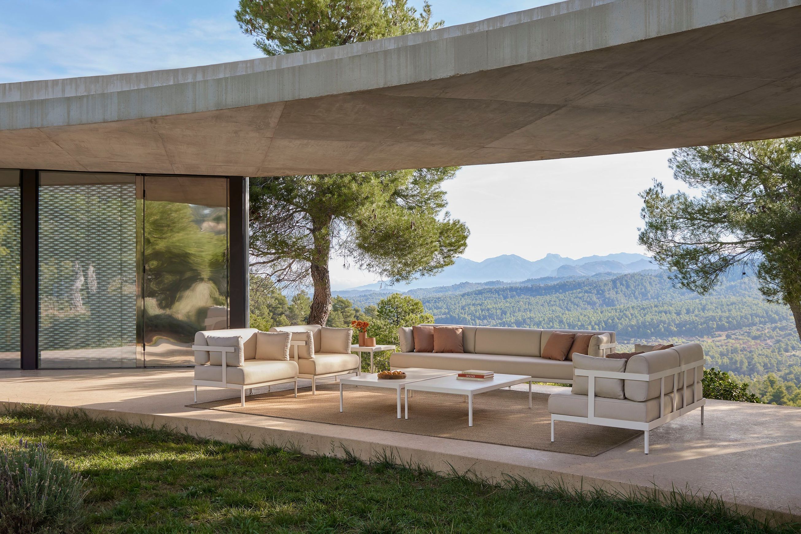Legacy Outdoor 2-seater Sofa by Point