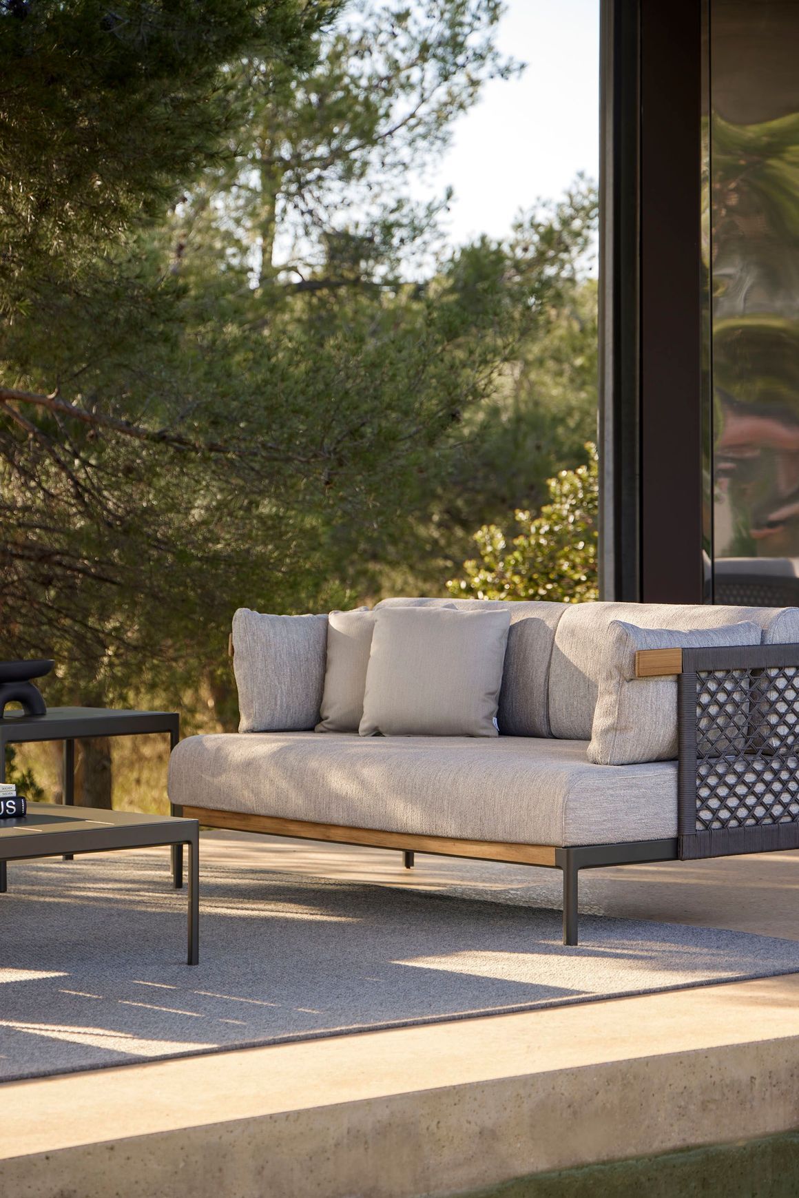 Legacy Outdoor 2-seater Sofa by Point