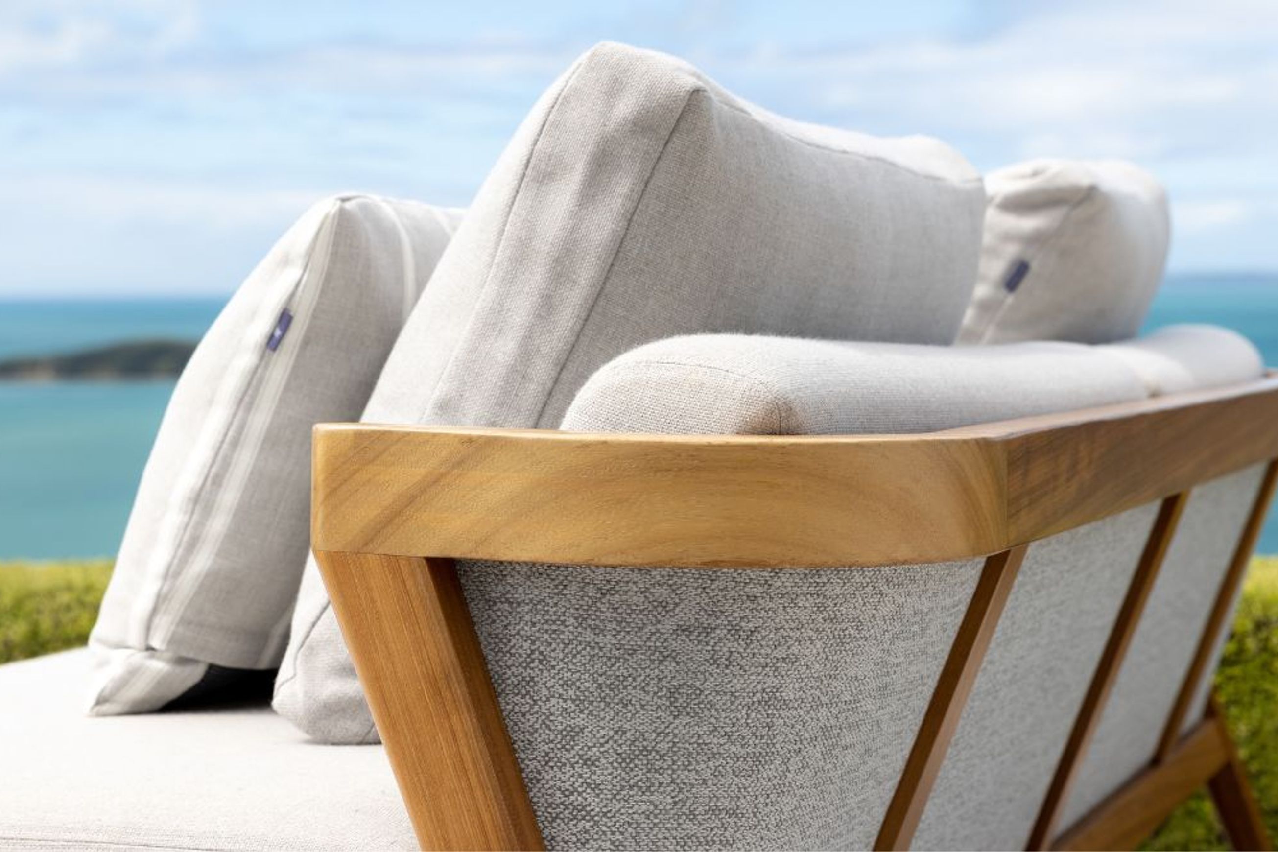 Porto Bench by Coco Wolf