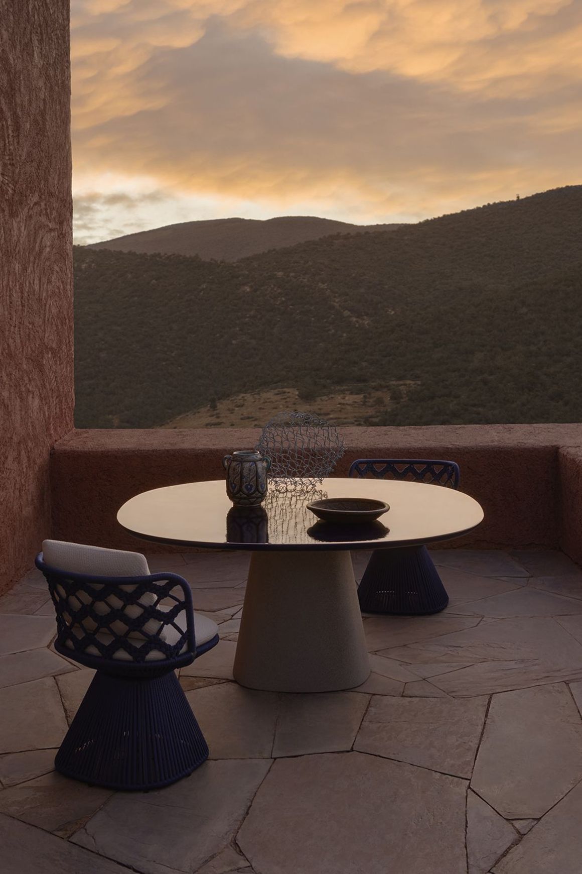 Allure O' Outdoor Table