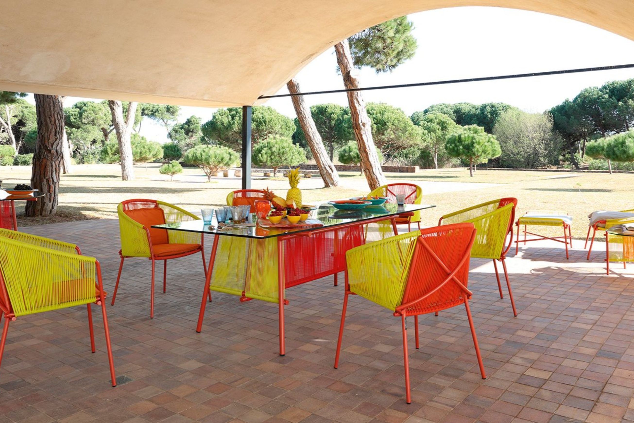 Traveler Outdoor Dining Table