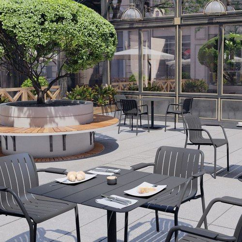 Roku Cafe Table - Outdoor