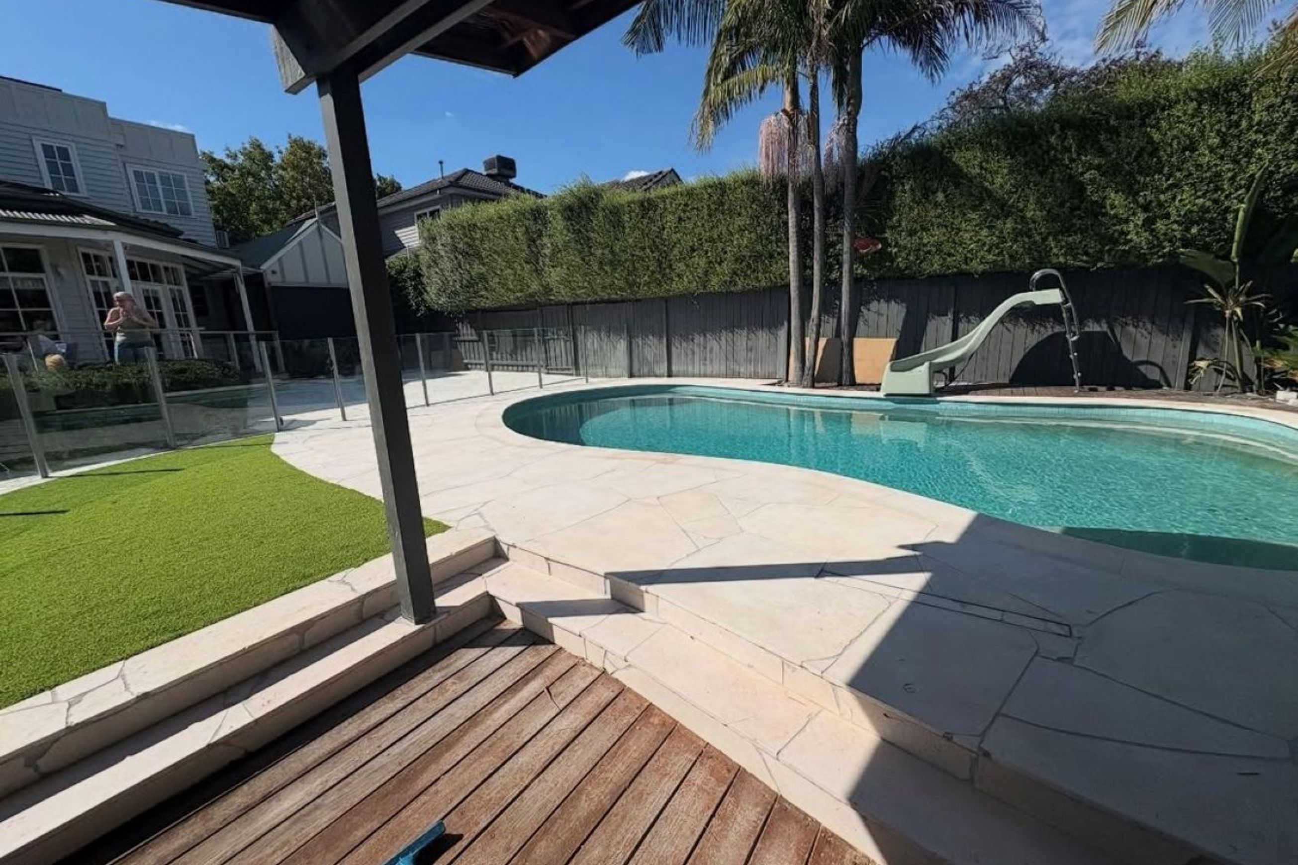 Crema Siena Limestone Pavers Tumbled & Sandblasted