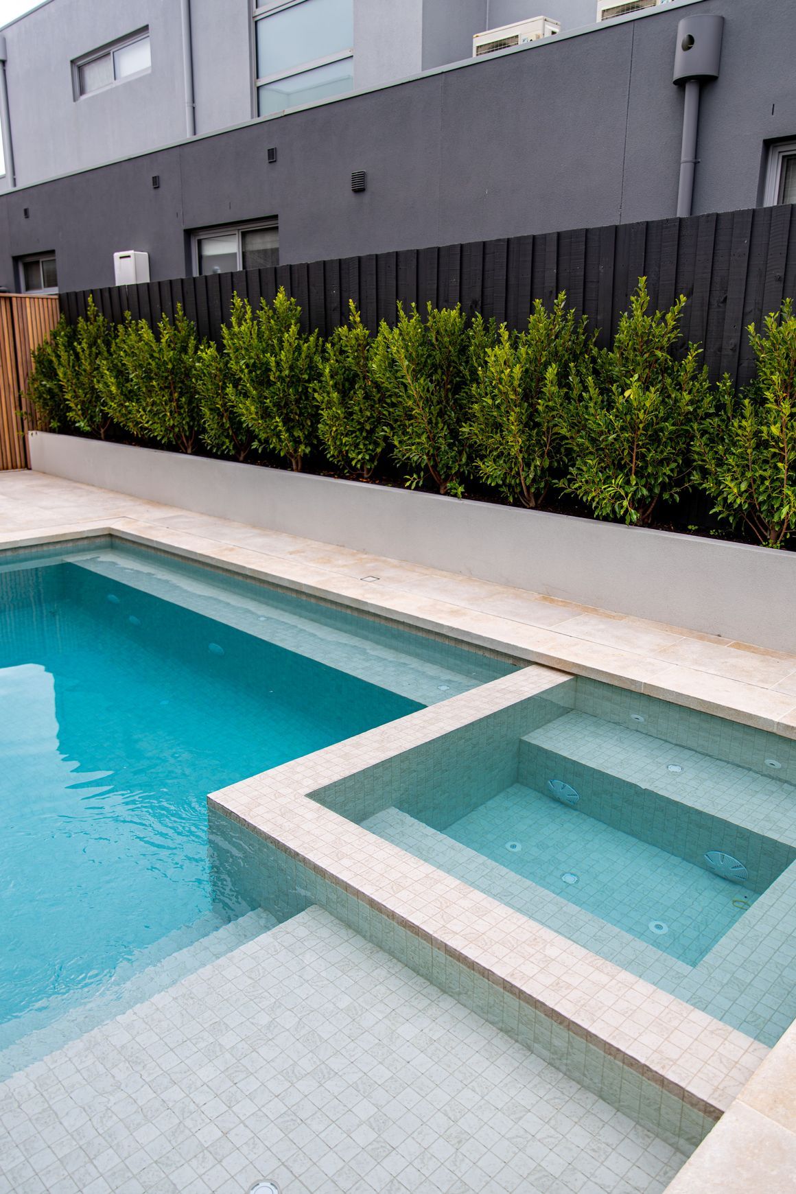 Crema Siena Limestone Pavers Tumbled & Sandblasted