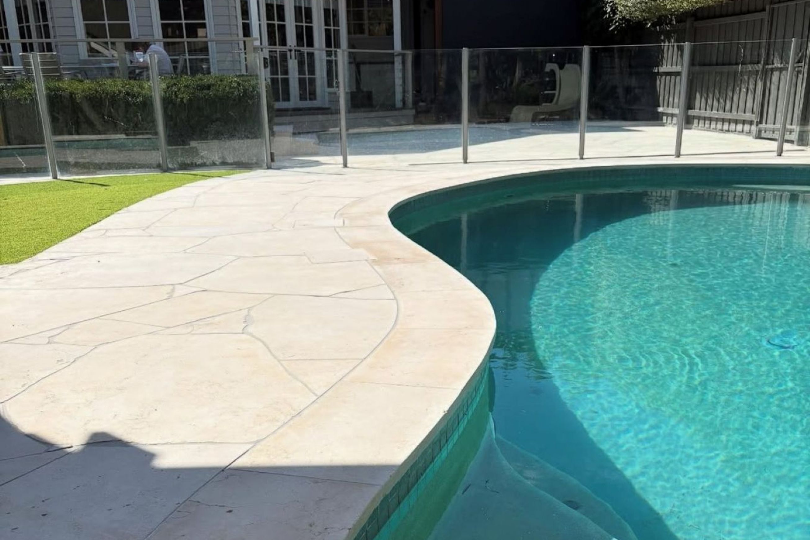 Crema Siena Limestone Pavers Tumbled & Sandblasted