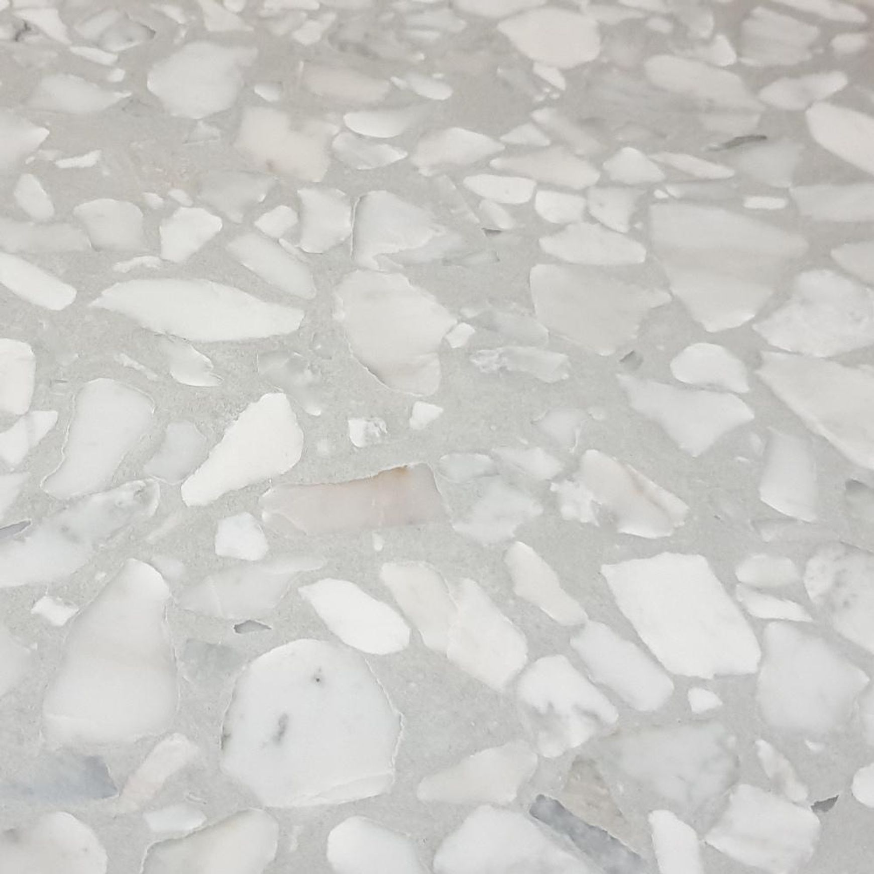 Gris Grande Terrazzo Tiles