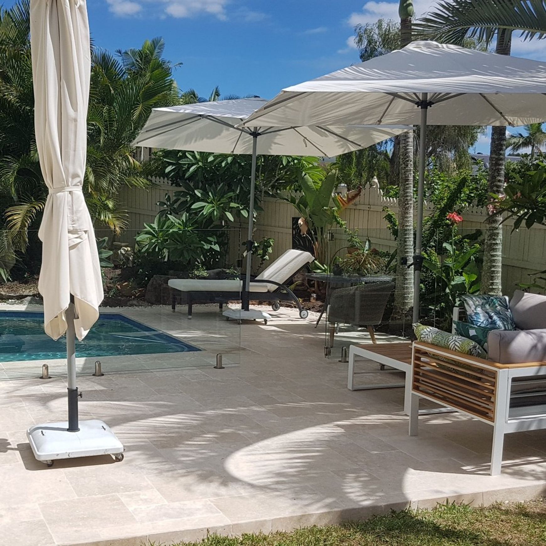 12mm Ivory Travertine French Pattern Tiles  - Tumbled