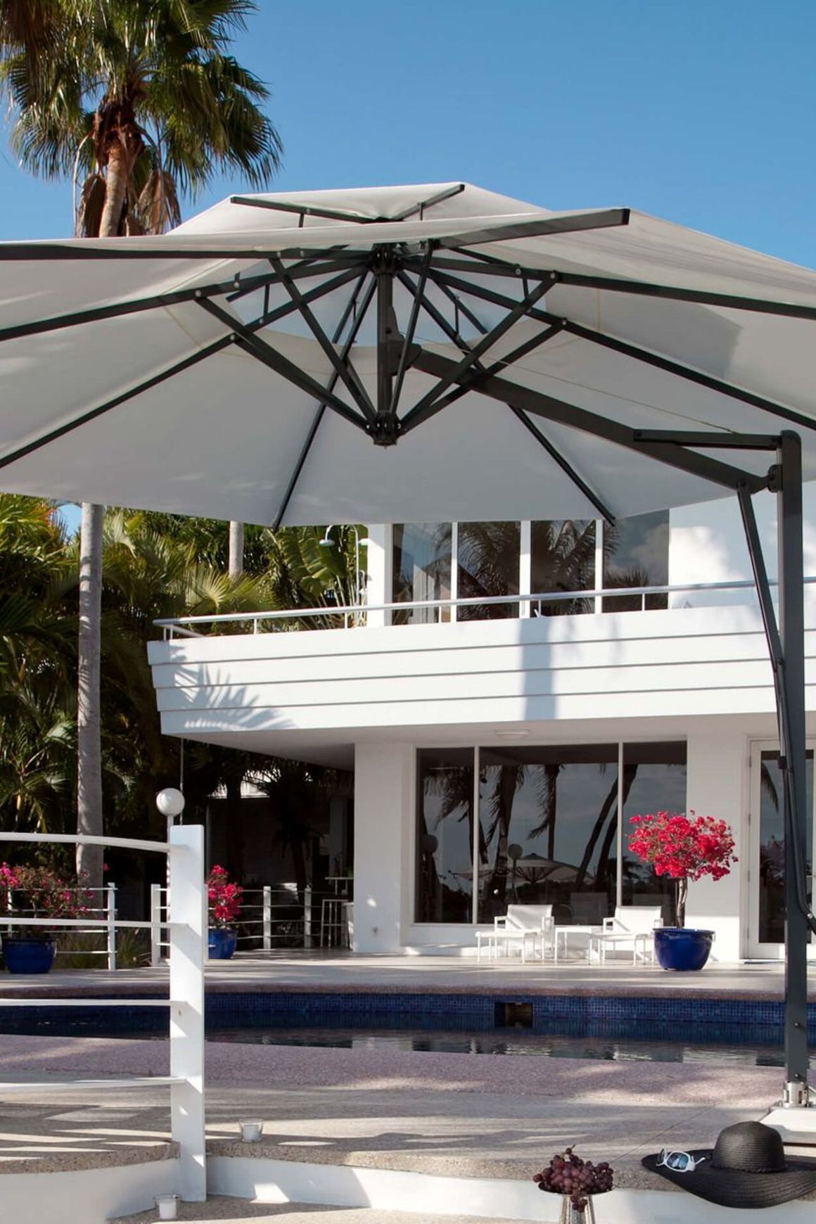 Belvedere Patio Umbrella | Caravita